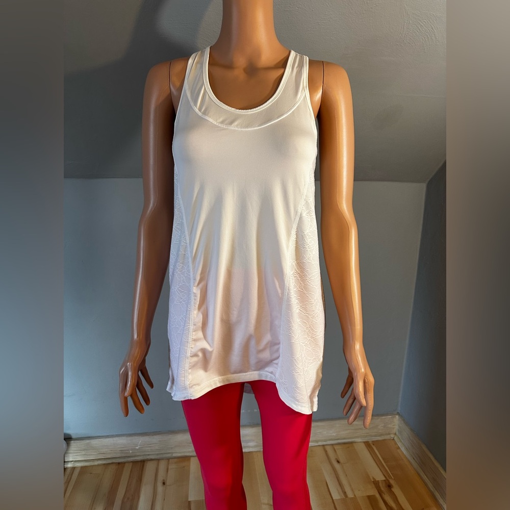 Lolë White Racerback Fitness Tank Top Lightweight Activewear | Small | Pilates